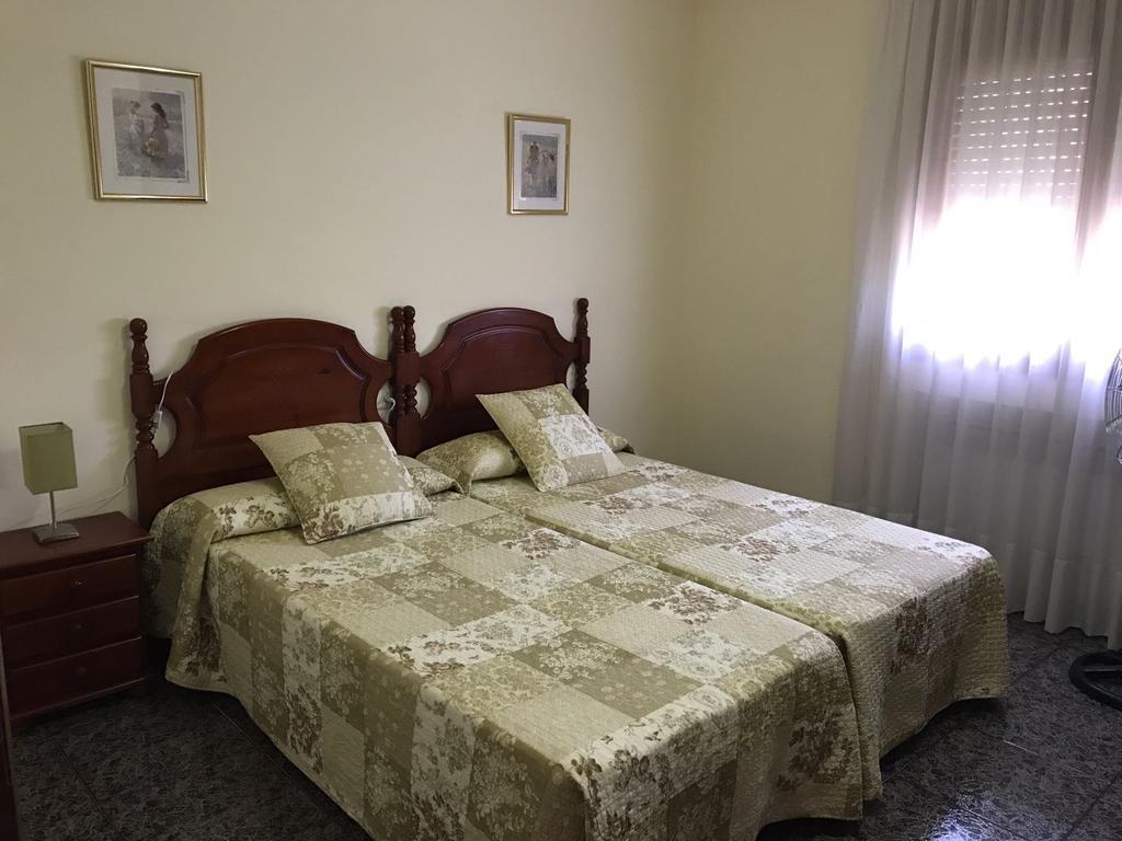 Hostal El Violi Кардона Экстерьер фото