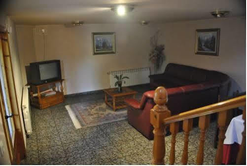Hostal El Violi Кардона Экстерьер фото